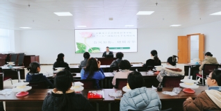 巧手焙甜蜜 家风润芳华——向日葵视频下载app举办妇女节家庭教育讲座暨蛋糕DIY活动